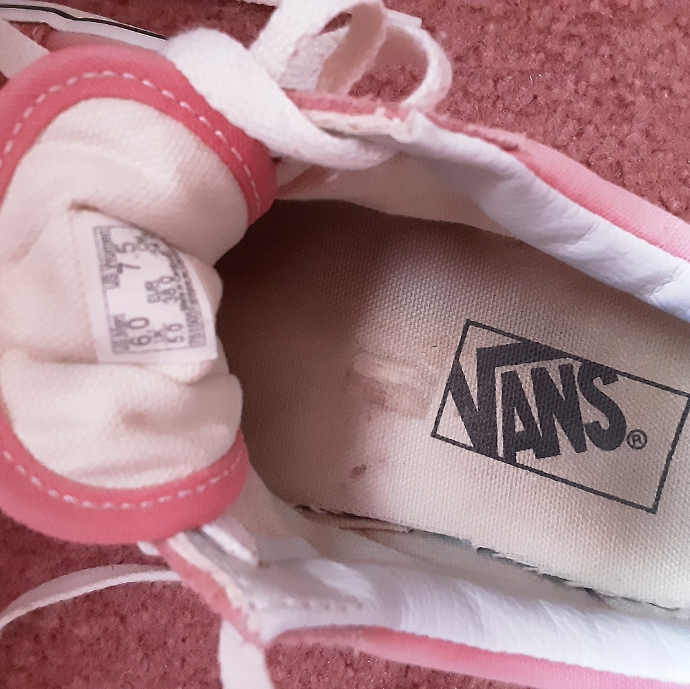 Vans - Picture 5 of 5